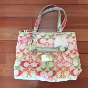 Coach Poppy Scribbled Tote, rare, new without tags